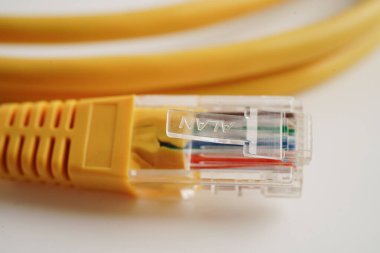 İnternet servis sağlayıcısına bağlanmak için ethernet kablosu.