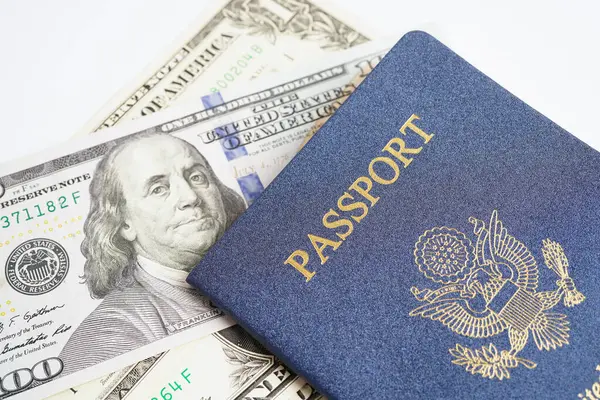 ABD pasaportu ve ABD doları, Amerika Birleşik Devletleri vatandaşı.. 