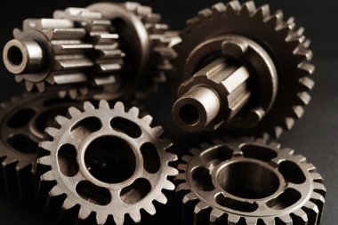 Metal dişli tekerlek motor araba ve bisiklet, mekanik endüstrisi konsepti. 