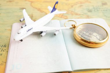 Bangkok, Tayland 15 Mayıs 2022 Visa ve ülke havaalanındaki göçmenlik belgesi. 