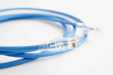 İnternet servis sağlayıcısına bağlanmak için ethernet kablosu.