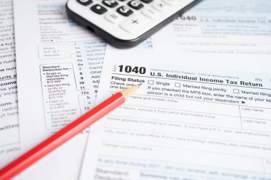 Vergi formu 1040 A.B.D. Bireysel Gelir Vergisi İadesi, iş finans kavramı.