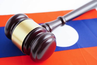 Laos, Hukuk, Adalet ve Anlaşma, Tahta mahkeme tokmağı.