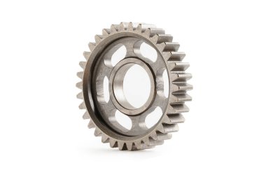 Metal teçhizat beyaz arka planda izole edildi. Motor otomobili ve motor için kırpma yolu, takım çalışması işi.