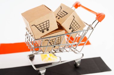 Çevrimiçi alışveriş, Mısır bayrağında alışveriş arabası kutusu, ithalat ihracat, finans ticareti.