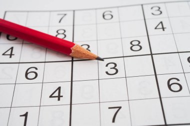 Sudoku bulmacası, yaşlı hastada Alzheimer hastalığının gelişmesi için beyni genç tutmak adına oynanacak bir oyun..