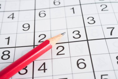 Sudoku bulmacası, yaşlı hastada Alzheimer hastalığının gelişmesi için beyni genç tutmak adına oynanacak bir oyun..