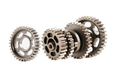 Metal teçhizat beyaz arka plandaki motor ve motorda izole edildi.