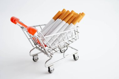 Sigara alışveriş arabasında, maliyet, ticaret, pazarlama ve üretim, sigara konsepti yok.