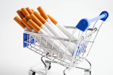 Sigara alışveriş arabasında, maliyet, ticaret, pazarlama ve üretim, sigara konsepti yok.