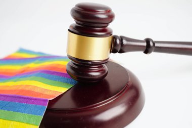LGBT bayrağı, gökkuşağı rengi aşk sembolü, Haziran ayının gurur ayı, vektör illüstrasyonu.