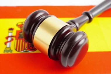 Siyah steteskoplu İspanya bayrağı, iş ve finans kavramı.