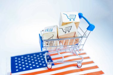 Çevrimiçi alışveriş, Amerikan bayrağında alışveriş arabası kutusu, ithalat ihracat, finans ticareti.