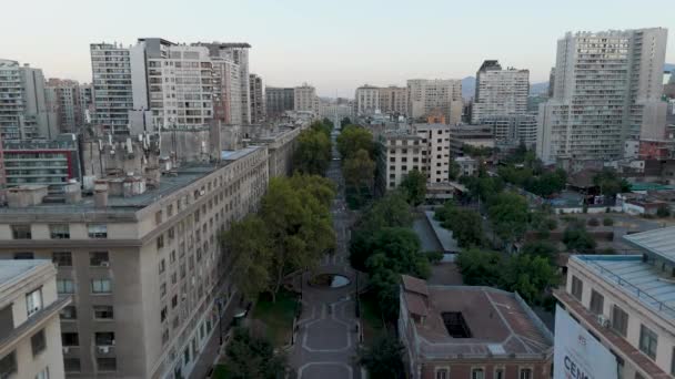 智利圣地亚哥La Moneda航景垂直飞行 — 图库视频影像