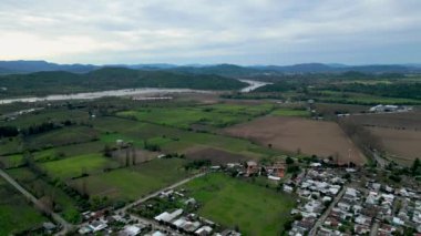 San Javier de Loncomilla Şili Maule caddeleri insansız hava aracından uçuyor.