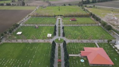 San Javier de Loncomilla mezarlığı Şili Maule caddeleri insansız hava aracından uçuyor.