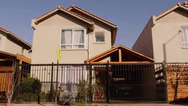Typowy Chilijski Dom Podmiejski Santiago Chile — Wideo stockowe