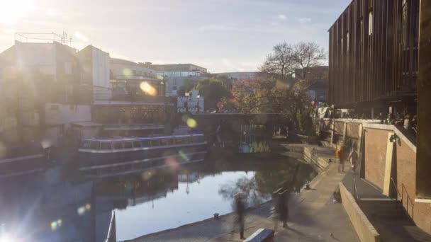 运河流 伦敦卡姆登镇摄政运河的时滞 — 图库视频影像