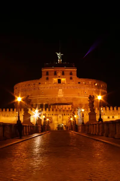 Roma 'nın gece şehri manzarası, İtalya