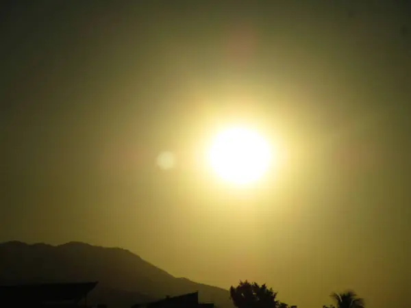 Dağlarda güzel bir gün batımı