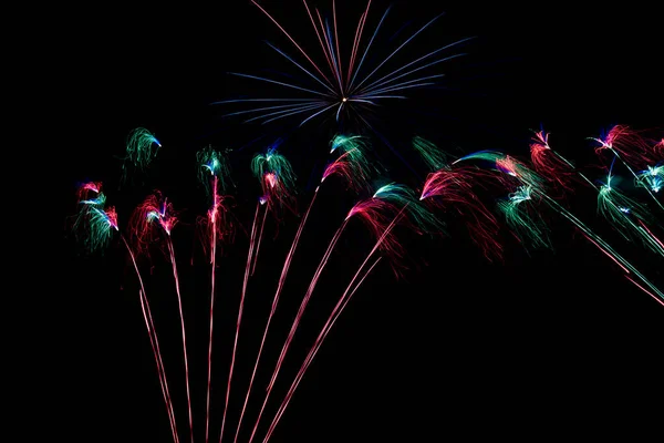 Новым Годом Празднества Новогодние Фейерверки Пиротехнике Темно Черном Ночном Небе — стоковое фото