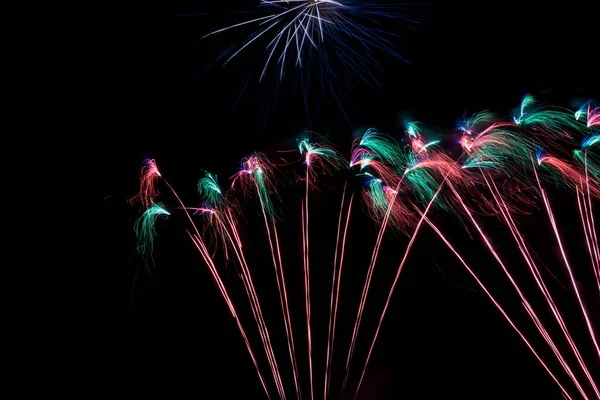 Boldog Évet Ünnepségek Szilveszter Színes Tűzijáték Pirotechnikai Sötét Fekete Éjszakai — Stock Fotó