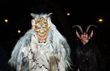 Krampus 'un geçit töreni, Avusturya, Almanya, İtalya, Slovenya Alp bölgelerindeki Noel karakterleri. Yüksek kalite fotoğraf