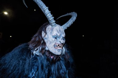 Krampus 'un resmi, Noel şeytanı, Alp Bölgesi' nin efsanevi figürü, Avusturya, Almanya, İtalya, Slovenya. Yüksek kalite fotoğraf