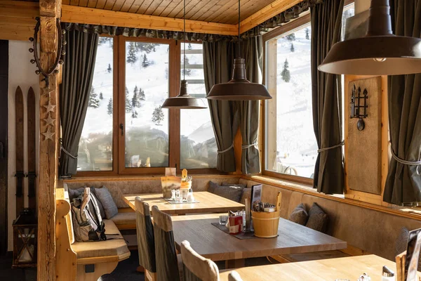 Illuminated Bright Morning Sunlight Hall Alpine Restaurant Panoramic Windows Snow — Stockfoto