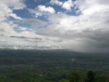 Dağlı güzel bir manzara.