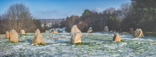 Bydgoszcz, Polonya 'daki Botanik Bahçesinde taş çemberler