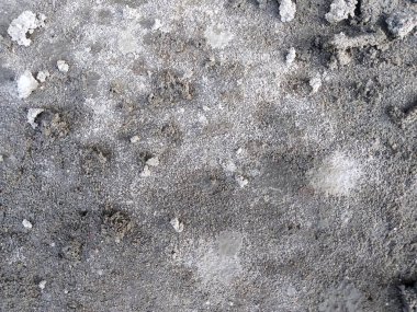 Grunge arkaplan dokusu, Kirli Sıçrama Duvarı, Soyut Sıçrama Sanatı. Arka plan için beton duvar beyaz gri rengi. Çizikler ve çatlaklarla eski grunge dokuları. Beyaz boyanmış çimento duvar. Klasik grunge ile şık, koyu renkli arka plan.. 