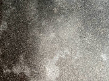 Siyah ve beyaz titreşimli tamamlanmamış duvar. Eski beton duvarın dokusu. Açık gri renkli çimento desenli beton duvar. Gri pastel, sert, çatallı beton, beton, alçıdan duvar, düz, soluk arkaplan boyalı..