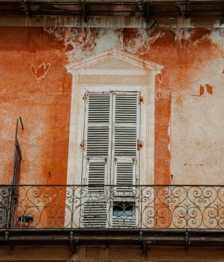 Venedik, İtalya 'daki eski bir cephenin dikey çekimi.