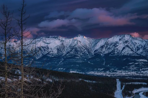 Soluppgång Över Canmore Mountain Valley — Stockfoto