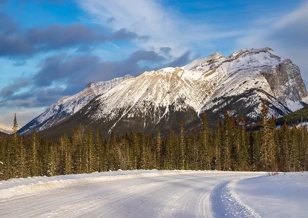 Chemin Neige Vers Les Montagnes Canmore — Photo