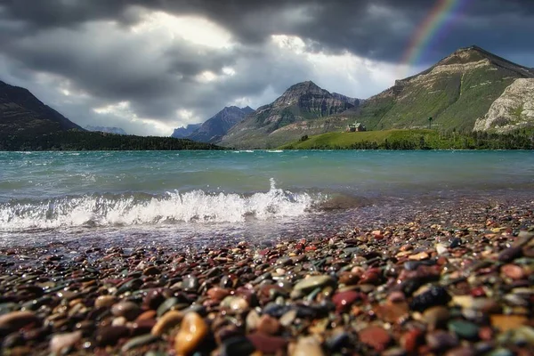 Regenbogen Und Wolken Bei Waterton — Stockfoto