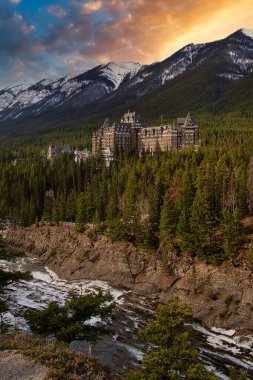 Fairmont Banff Springs Oteli 'nde Ilık Gün Doğumu