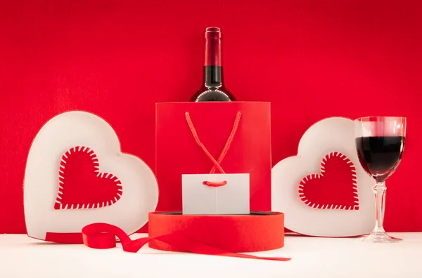 Dia Dos Namorados Papel Parede Com Corações Vermelhos Vinho Tinto — Fotografia de Stock