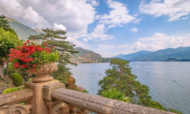 Como Gölü, İtalya. İtalya 'daki Como Gölü' nün güzel manzarası.