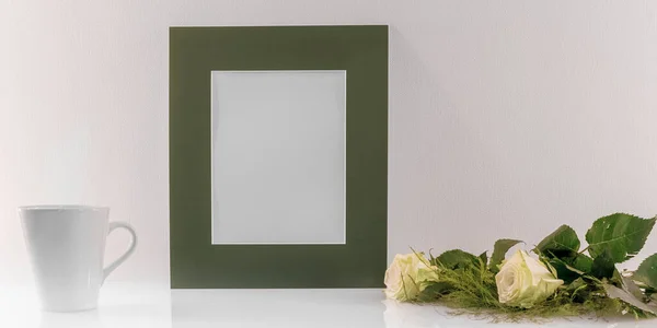 Bir mesaj, davet, selamlama, fotoğraf yazmak için alanı olan fotoğraf çerçevesi.