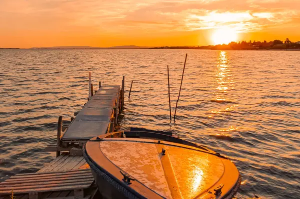 Camargue Gölünde Gün Batımı Manzarası Doğa Koruma Alanı Stok Fotoğraf