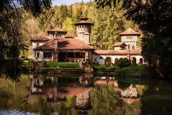 Lüksemburg 'daki Turelbaach Kalesi