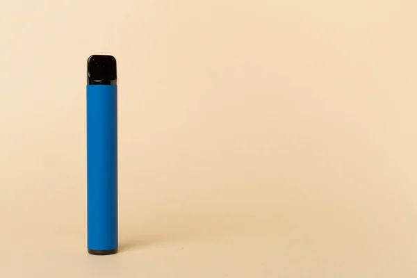 Engångs Elektronisk Cigarett Färg Bakgrund — Stockfoto