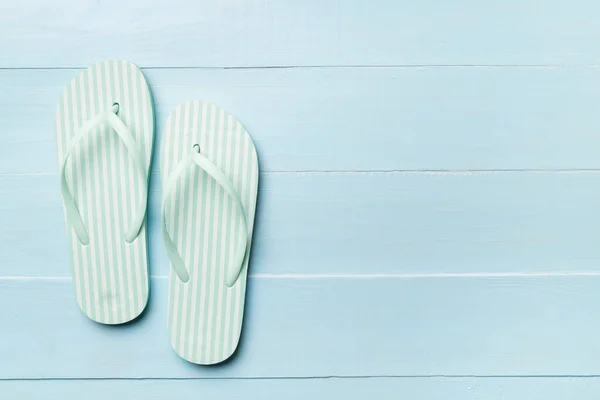 Striped Flip Flops Wooden Background Top View — Stock Photo, Image