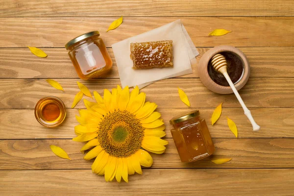 Flat Lay Sunflower Honey Wooden Background Top View — Foto de Stock