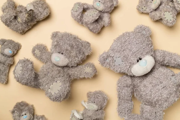 Niedliche Teddybären Auf Farbigem Hintergrund Ansicht Von Oben — Stockfoto