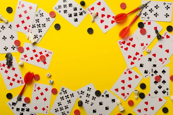 Renk Arkaplanı Üst Görünümde Farklı Masa Oyunları — Stok fotoğraf