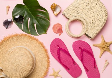 Plaj aksesuarları renk arkaplanı, düz yatış