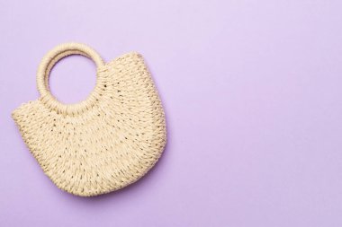 Renk arkaplanına bağlı saman torbası, üst görünüm